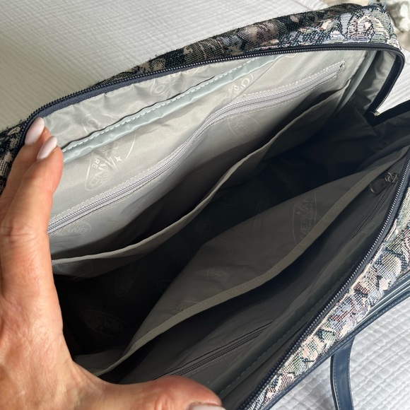 Overland Vintage 80’s Tapestry Weekender Bag - Picture 7 of 10